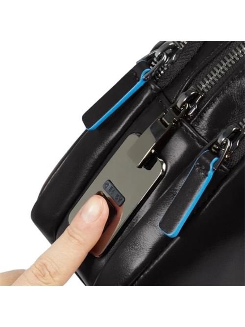 Herren-Pochette mit Fingerabdruckverschluss PIQUADRO | AC6902B2RZN