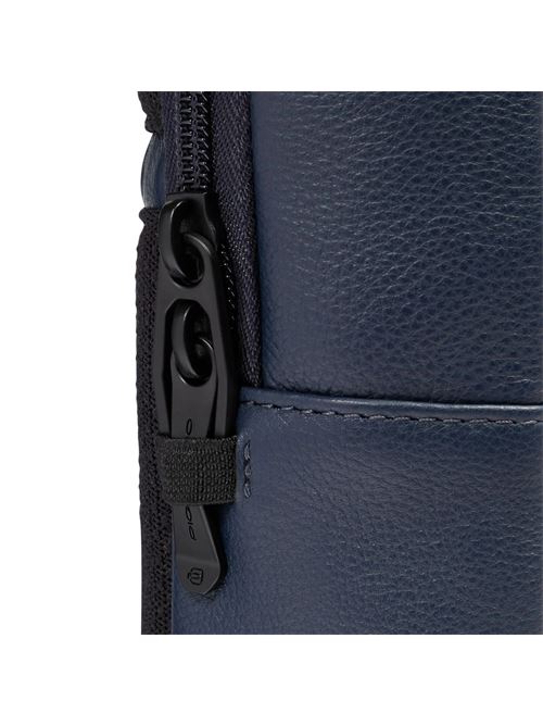 Zaino monospalla porta iPad PIQUADRO | CA6764W137BLU