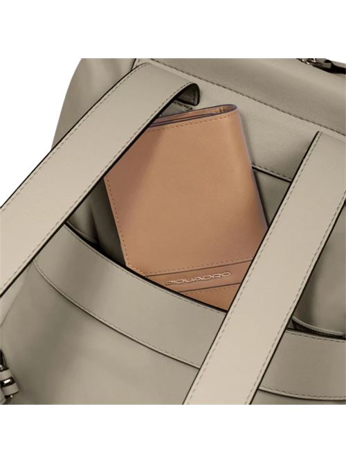 Lyra backpack woman carries iPad Pro 12.9 PIQUADRO | CA5566W92TEBE