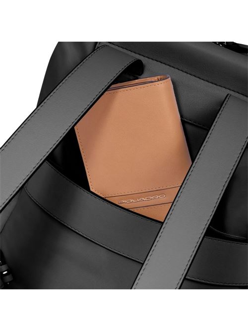 Lyra backpack woman carries iPad Pro 12.9 PIQUADRO | CA5566W92TEN